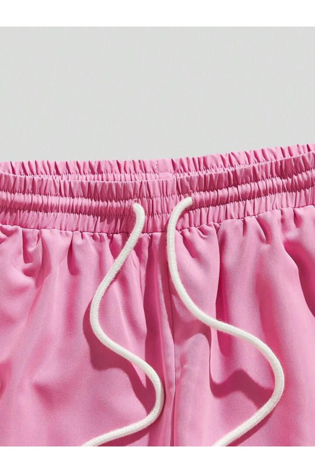 Straight Towards Baskı Detaylı Siyah T-shirt Pembe Şortlu Alt Üst Takım